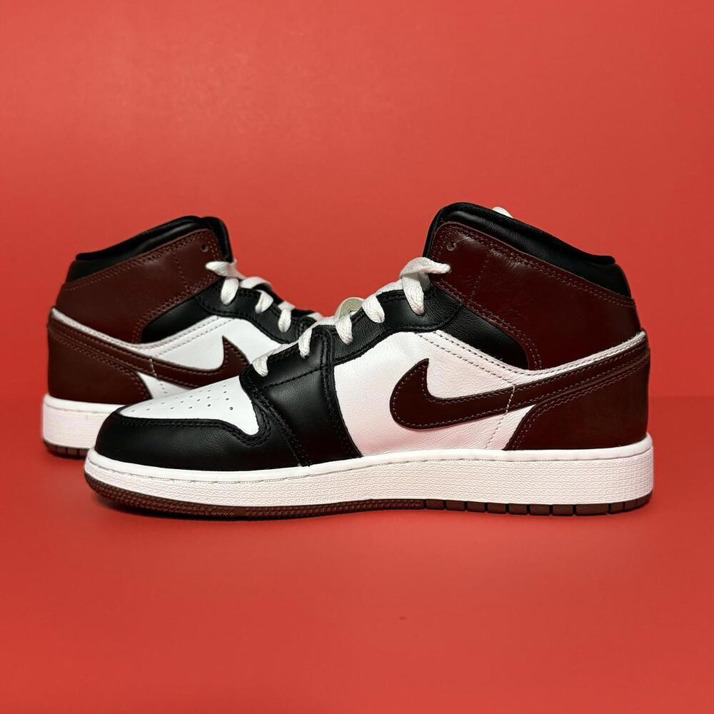 Nike Air Jordan 1 Mid GS SE Dark Pony Shoes HF3193-102 Size 6.5 Men / 8 Women - Picture 2 of 7